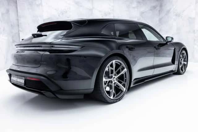 Porsche Taycan (2022) thumbnail 2