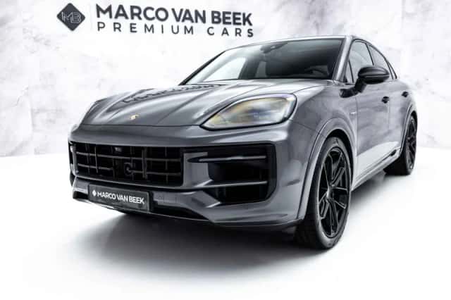 Porsche Cayenne (2025) thumbnail 4