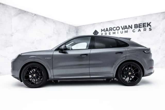 Porsche Cayenne (2025) thumbnail 5