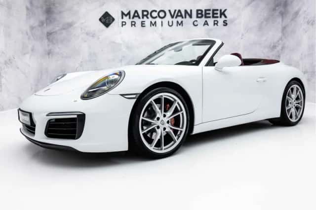 Porsche 911 (2017) thumbnail 1