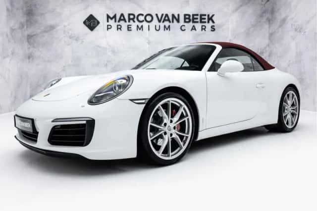 Porsche 911 (2017) thumbnail 2