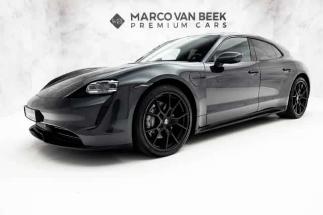 Porsche Taycan (2022) thumbnail 1