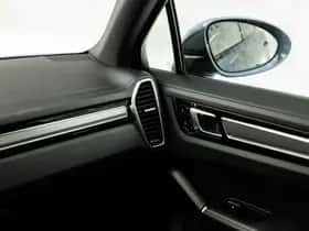 Porsche Cayenne (2017) thumbnail 20