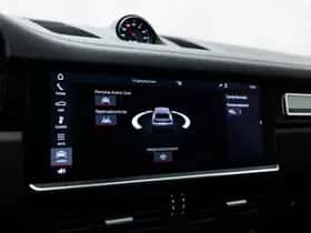 Porsche Cayenne (2017) thumbnail 42