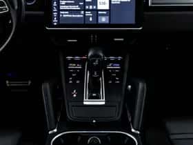 Porsche Cayenne (2018) thumbnail 21