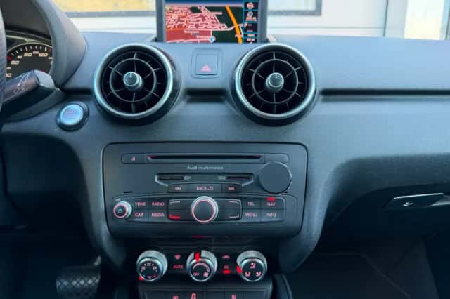 Audi A1 (2011) thumbnail 6
