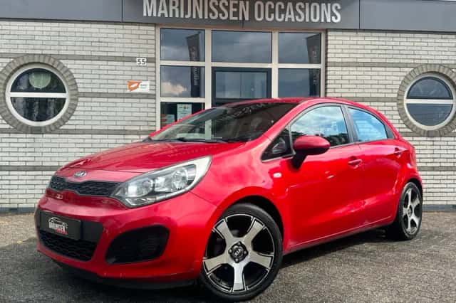 Kia Rio (2014) thumbnail 1