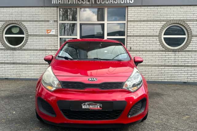 Kia Rio (2014) thumbnail 5