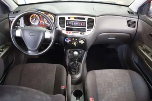 Kia Rio (2006) thumbnail 3