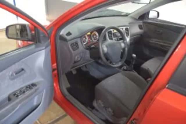 Kia Rio (2006) thumbnail 5