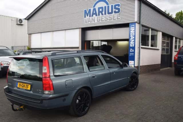 Volvo V70 (2000) thumbnail 3