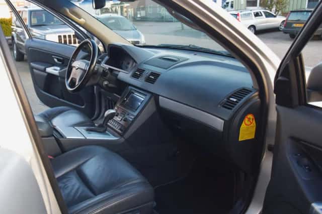 Volvo XC90 (2004) thumbnail 30