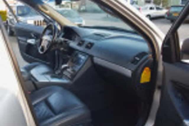 Volvo XC90 (2004) thumbnail 61