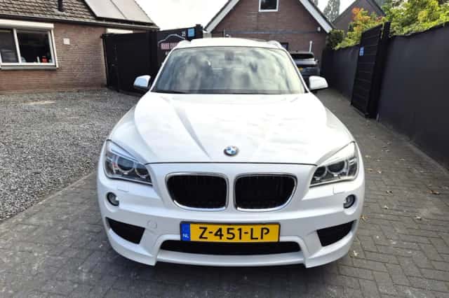 BMW X1 (2015) thumbnail 3