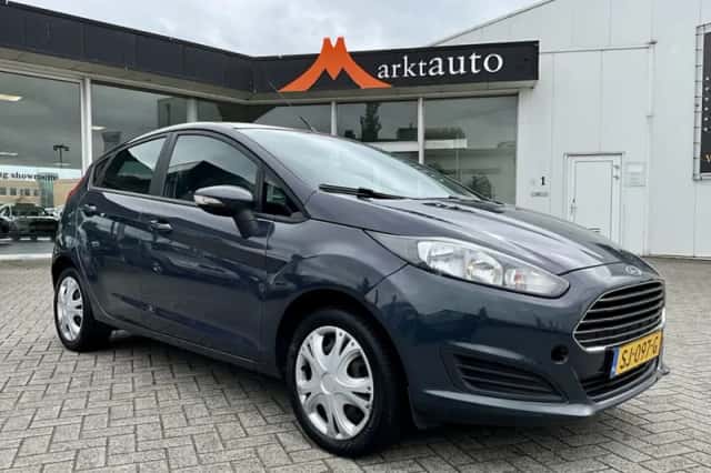 Ford Fiesta (2015) thumbnail 1