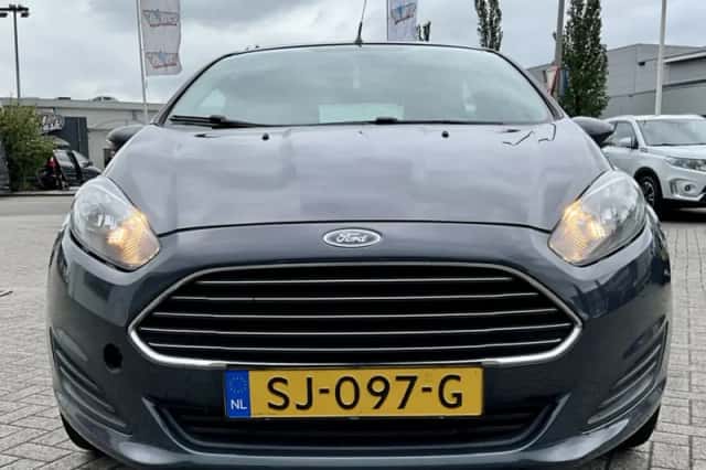 Ford Fiesta (2015) thumbnail 6