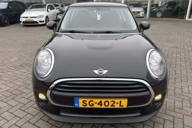 MINI Cooper (2018) thumbnail 6