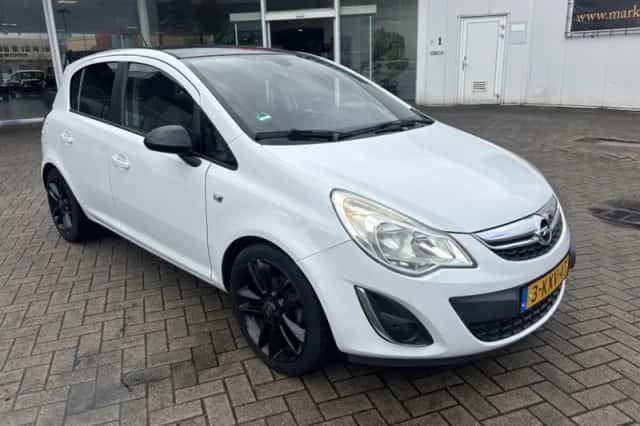 Opel Corsa (2012) thumbnail 5