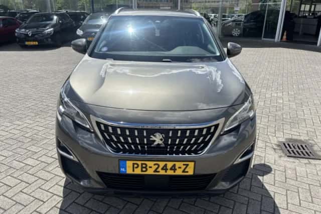 Peugeot 3008 (2017) thumbnail 6