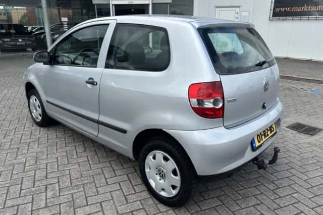 Volkswagen Fox (2005) thumbnail 3