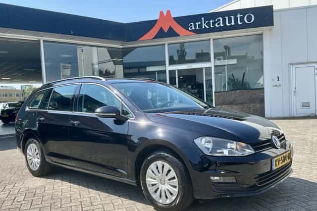 Volkswagen Golf (2017) thumbnail 1