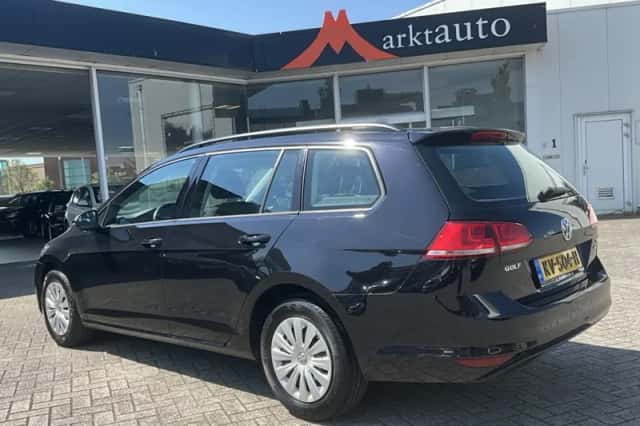 Volkswagen Golf (2017) thumbnail 3