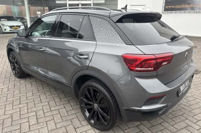 Volkswagen T-Roc (2021) thumbnail 3