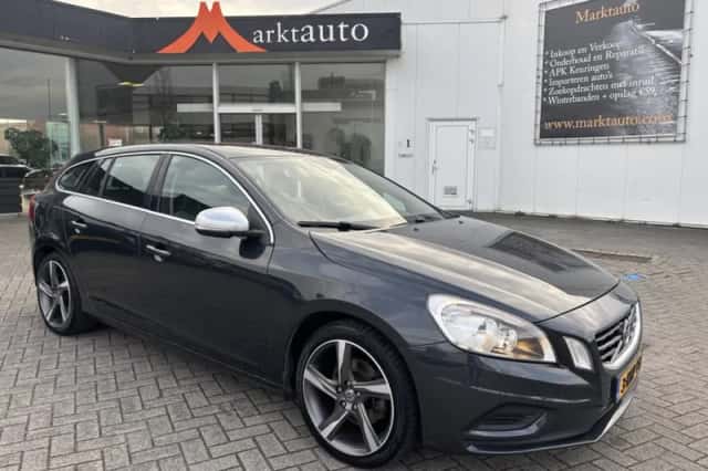 Volvo V60 (2013) thumbnail 1