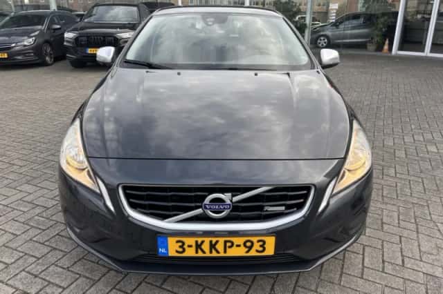 Volvo V60 (2013) thumbnail 6