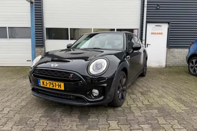 MINI Clubman (2016) thumbnail 1