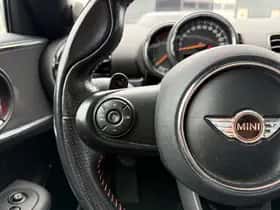 MINI Clubman (2016) thumbnail 23