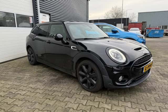 MINI Clubman (2016) thumbnail 4
