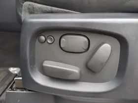 Land Rover Range Rover (2011) thumbnail 10