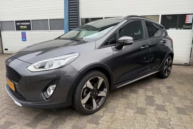 Ford Fiesta (2021) thumbnail 2
