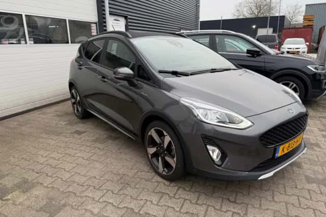 Ford Fiesta (2021) thumbnail 3