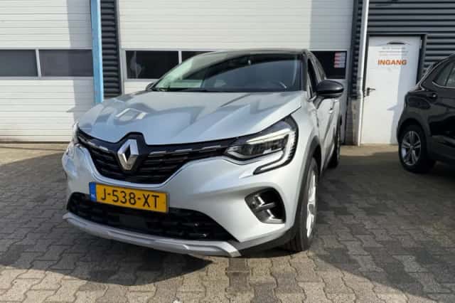 Renault Captur (2020) thumbnail 2