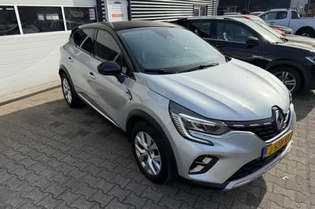Renault Captur (2020) thumbnail 4