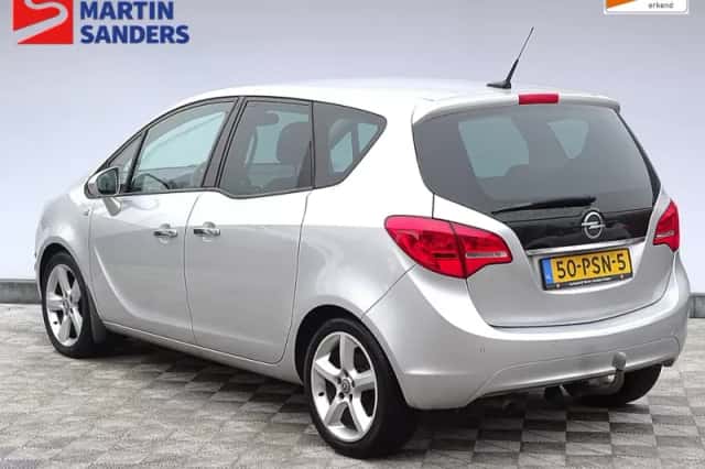Opel Meriva (2011) thumbnail 3