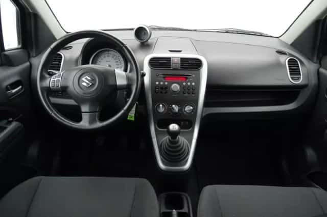 Suzuki Splash (2012) thumbnail 2