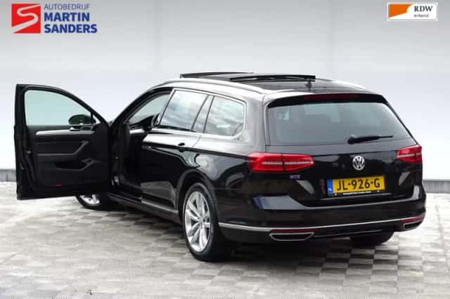 Volkswagen Passat (2015) thumbnail 5