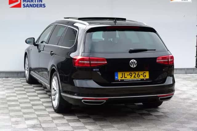 Volkswagen Passat (2015) thumbnail 6