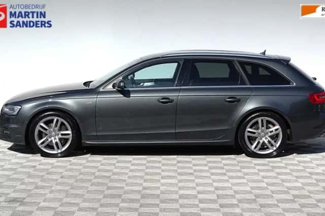Audi A4 (2013) thumbnail 5