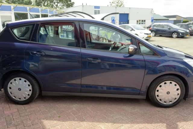 Ford C-Max (2013) thumbnail 4