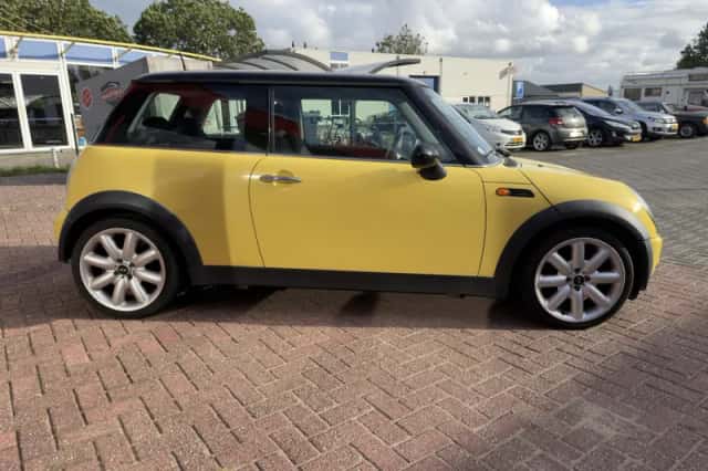MINI Cooper (2003) thumbnail 6
