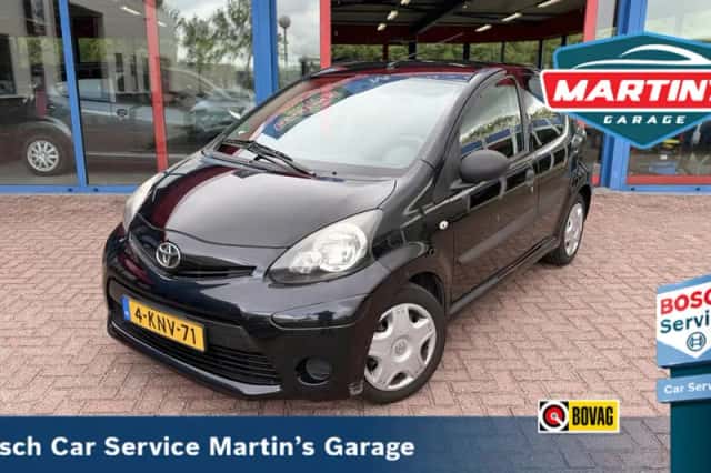 Toyota Aygo (2013) thumbnail 1