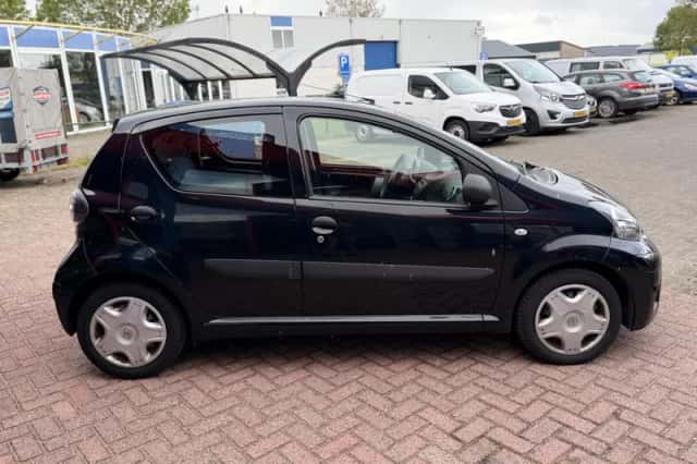 Toyota Aygo (2013) thumbnail 4