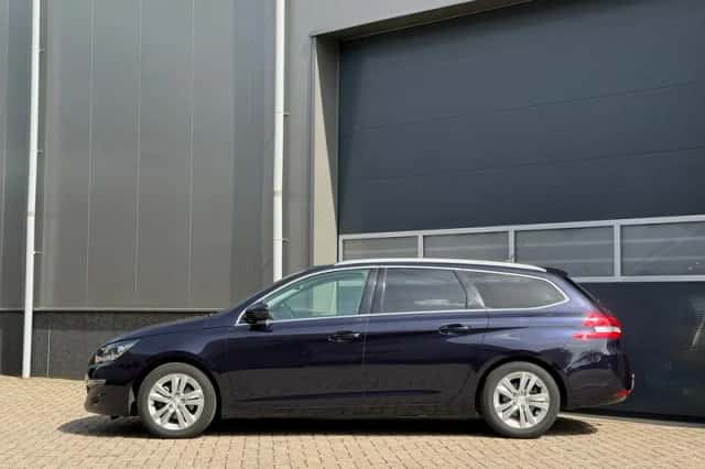 Peugeot 308 (2015) thumbnail 2