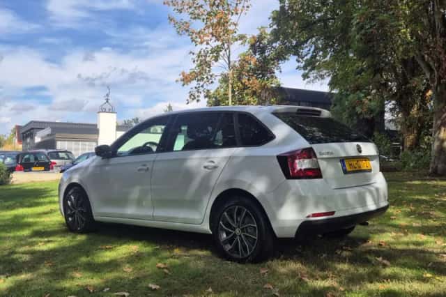 Škoda Rapid (2016) thumbnail 3