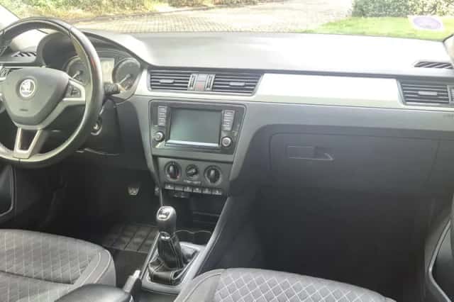 Škoda Rapid (2016) thumbnail 5