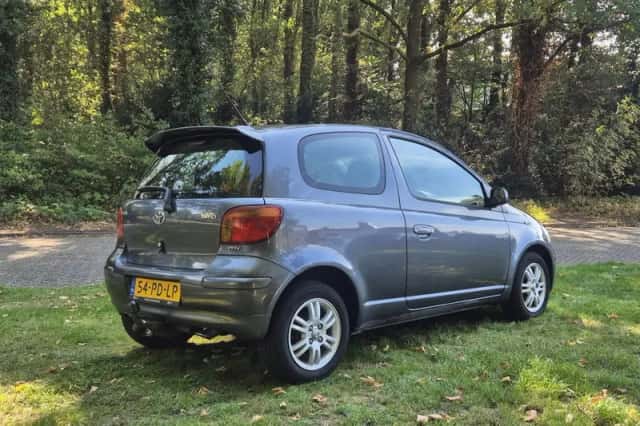 Toyota Yaris (2004) thumbnail 1